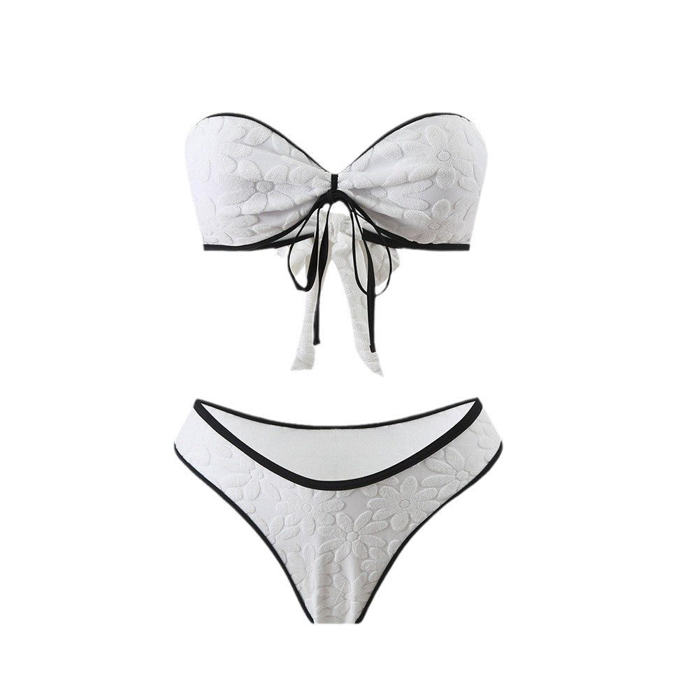 Dame bikini-sæt med blomsterstrukturdesign og komfortabelt bandeau-top Stilla