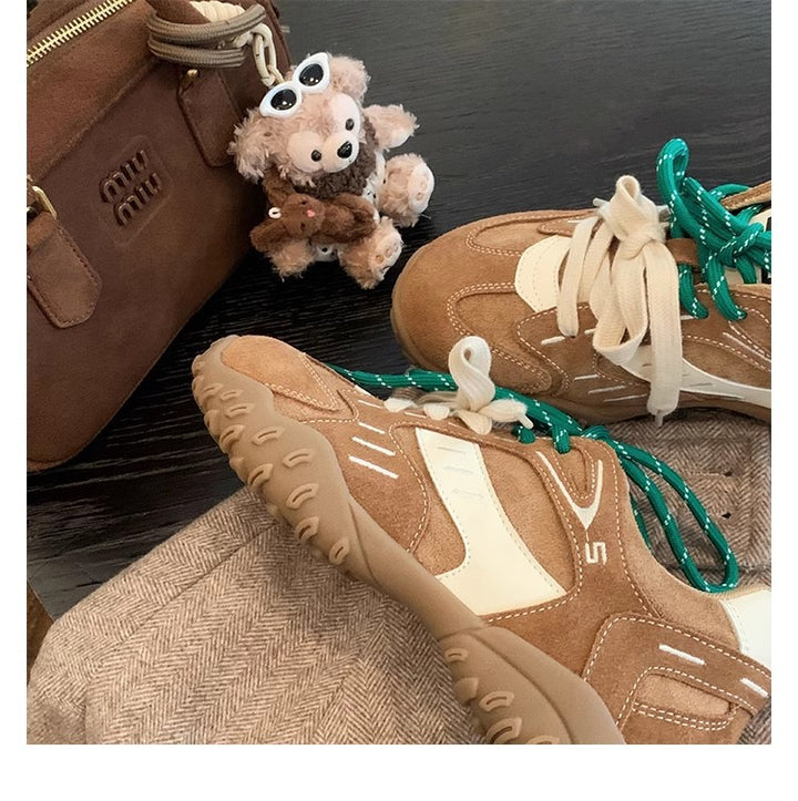 Dame Sporty Sneakers lavet af kvalitetsnubuck med skridsikker sål og åndbar polstring Stilla
