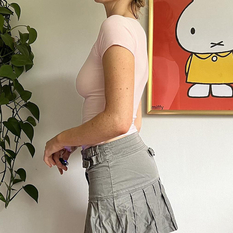 Dame luftig bærestrop skjorte med elegant cut-out-design og blomstertryk Skovae