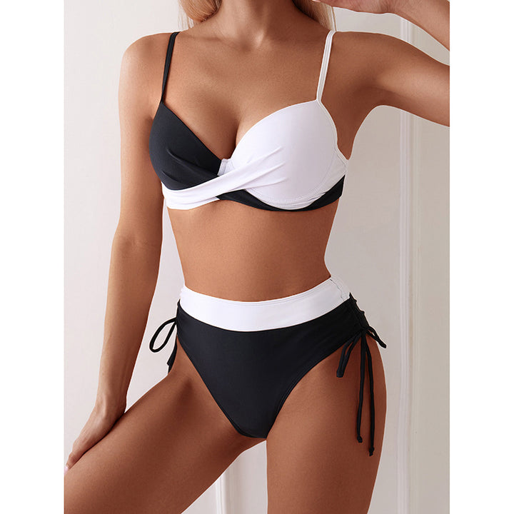 Dame højtaljeret bikini med moderigtigt indpakningsdesign Skovae