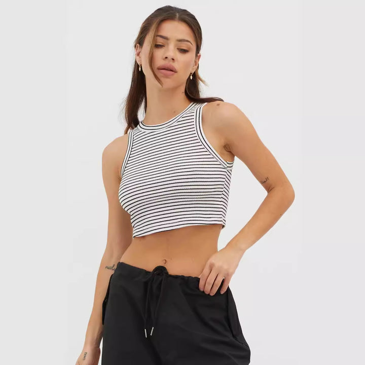 Dame cropped tanktop med moderne stribemønster og høj krave Skovae