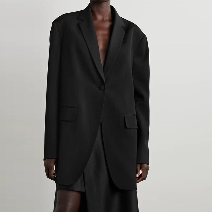 Dame Oversized Blazer med minimalistiske detaljer og moderne snit Stilla