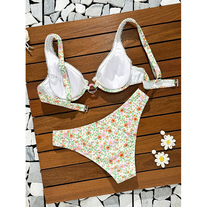 Dame bikini sæt med floraltryk og raffinerede flæser