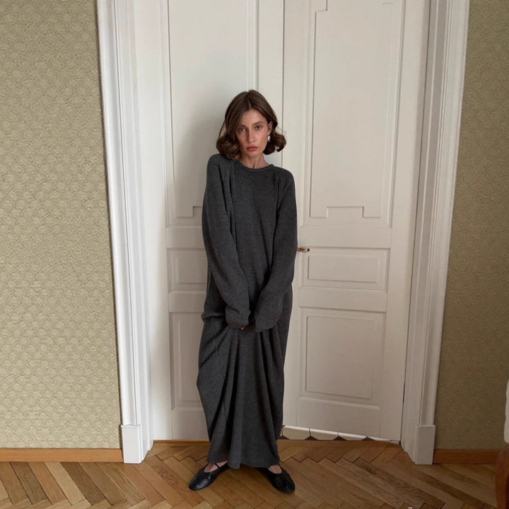 Kvinders oversized strik kjole med løstsiddende pasform og høj kvalitet materiale Stilla
