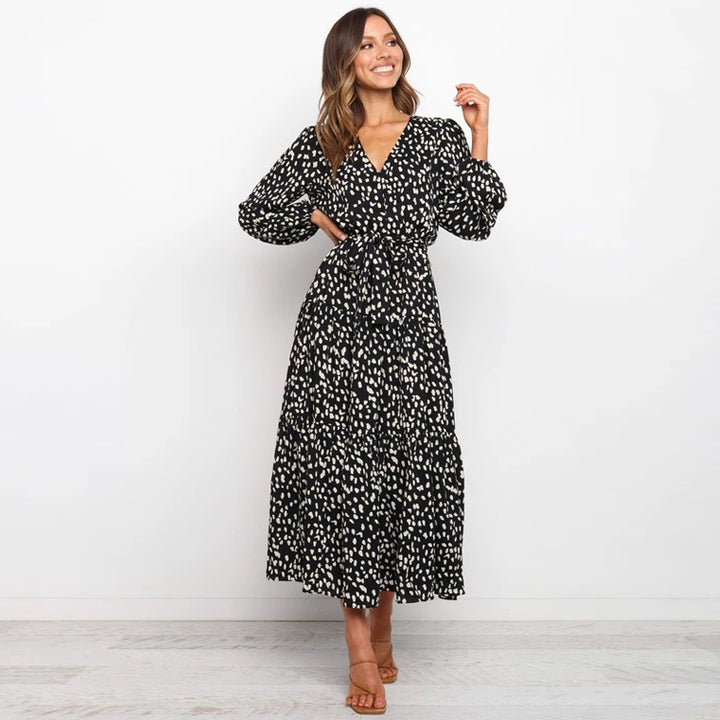 Dame Maxi Wrap Kjole med elegant lagdelt design Stilla