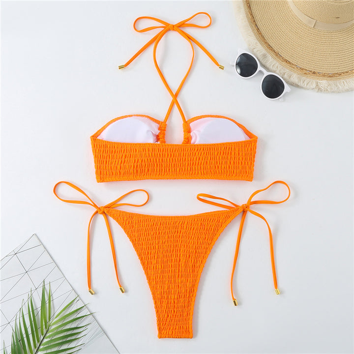 Dame bandeau-bikini med moderne rynke-design og innovativ skæring Skovae