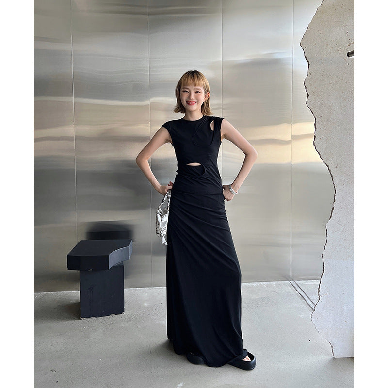 Dame lang maxi kjole med unikke cut-out detaljer og figurformende snit Stilla