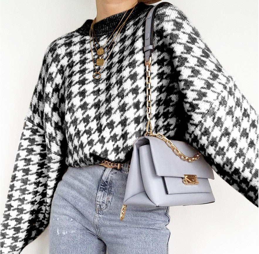 Kvinders oversized strikket sweater med moderne hundetandmønster og afslappet pasform Stilla