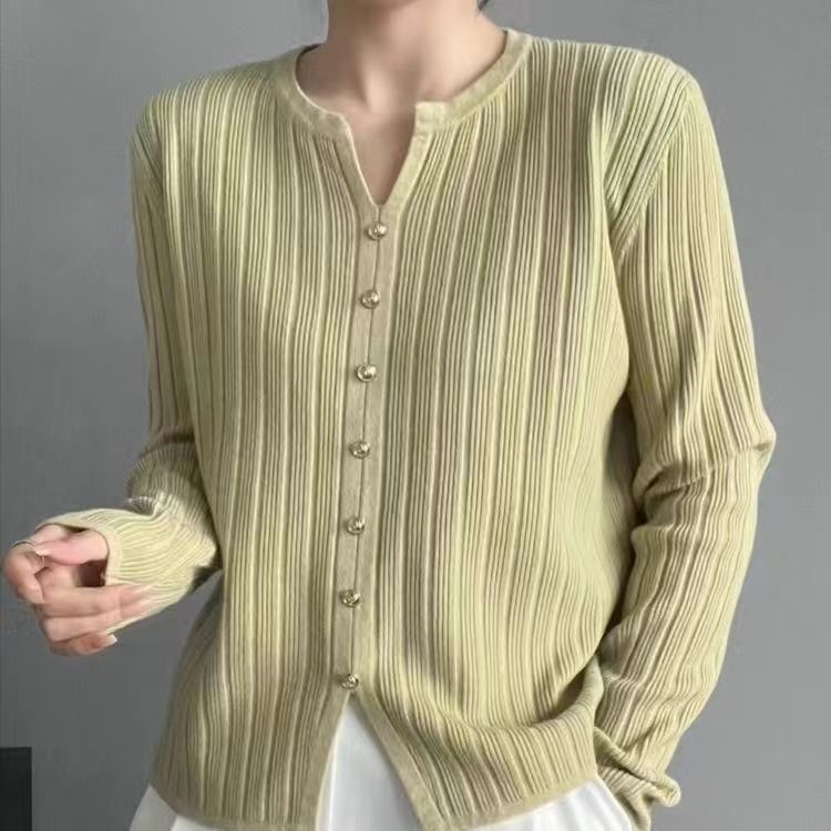 Dame elegant skjorte bluse med fine plisseringer og knapdetaljer Stilla