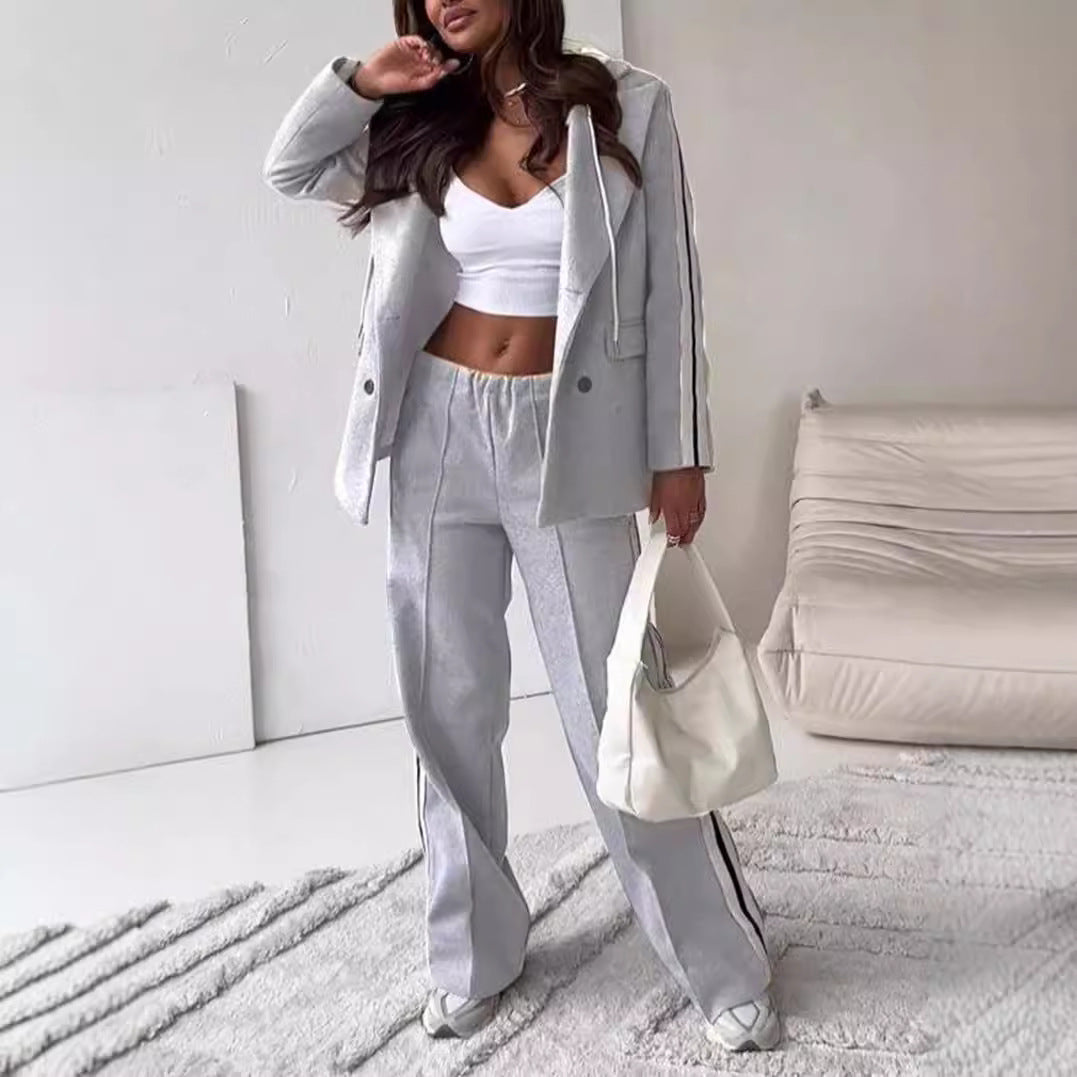 Dame nan sporty-elegante blazer-to-delt med hætteblazer og bred træningsbukser med sidelæns stribe Skovae