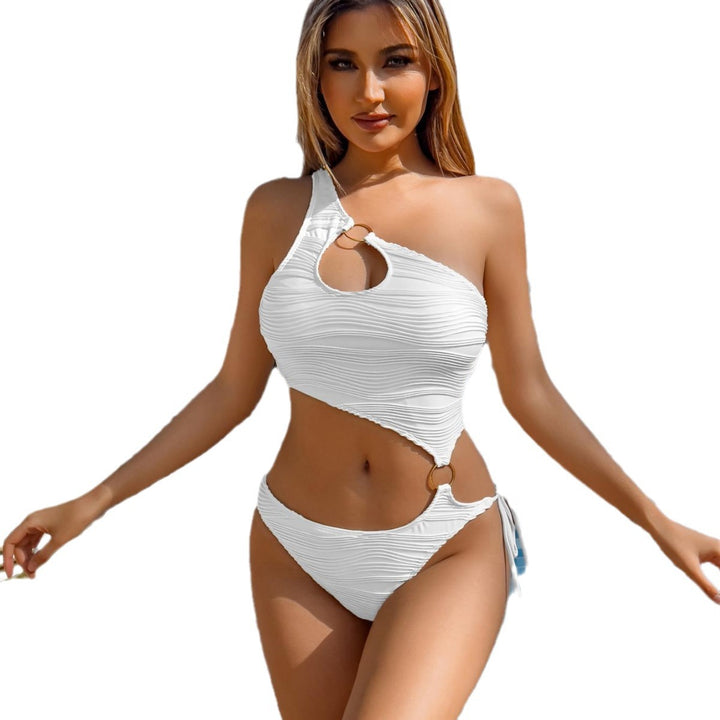 Dame asymmetrisk Cut-Out-bikini-sæt med gyldne accenter Stilla