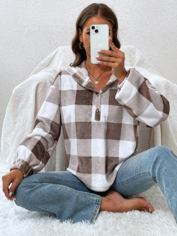 Dame hyggelig hoodie med ternet mønster og dekorative knapper Stilla