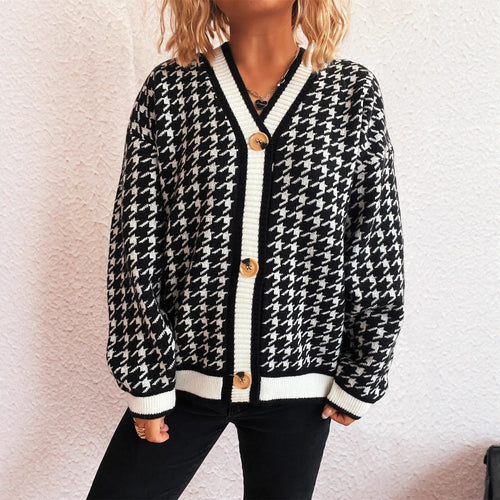 Kvinders cardigan med klassisk houndstooth mønster og store knapper Stilla