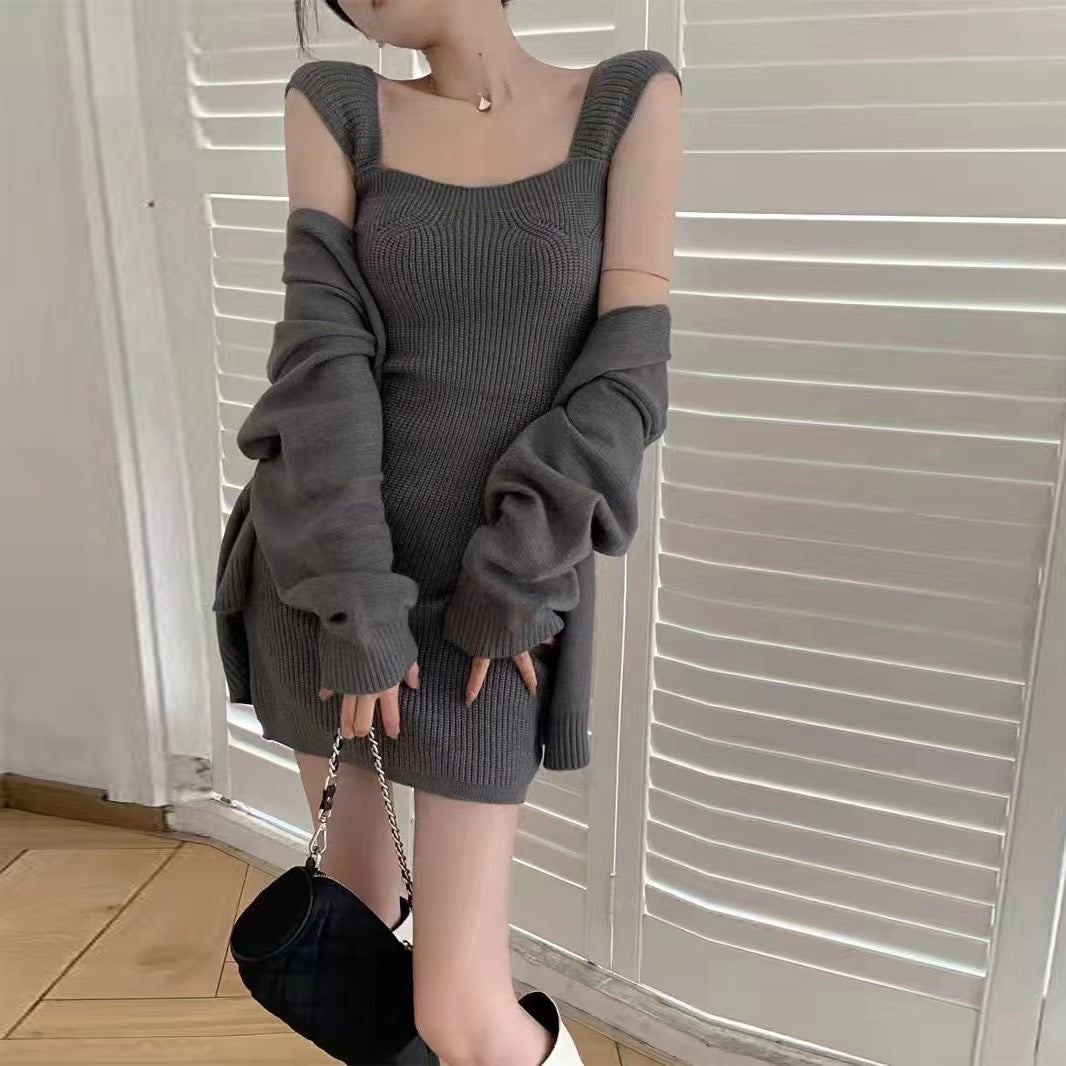 Kvinders strikket kjole i minimalistisk design med aftagelig cardigan Stilla