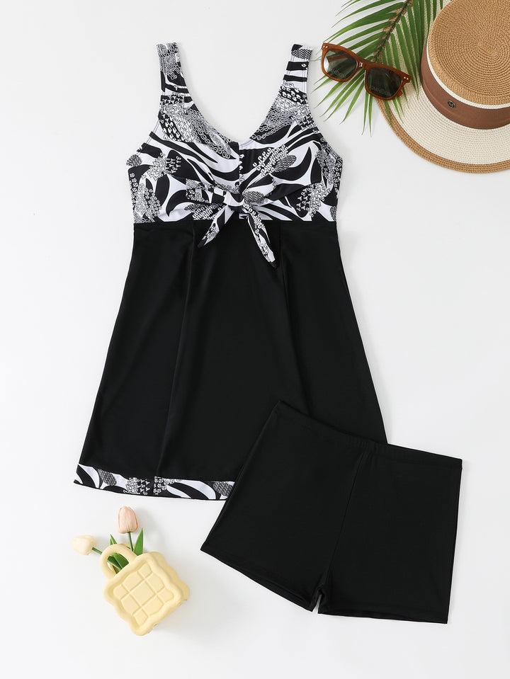 Dame mode Tankini med smagfuld knudedetail og sportligt snit Stilla