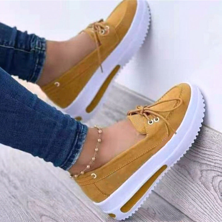 Dame Schnür-Sneakers med moderne velourslæder-overdel og ergonomisk sål Stilla