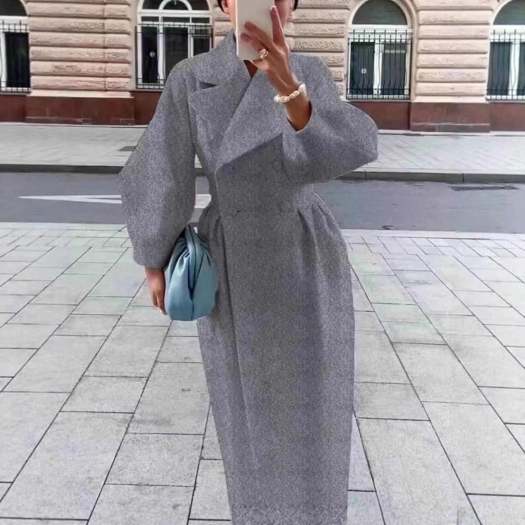 Kvinders elegante trenchcoat med skræddersyet pasform og sideslids Stilla