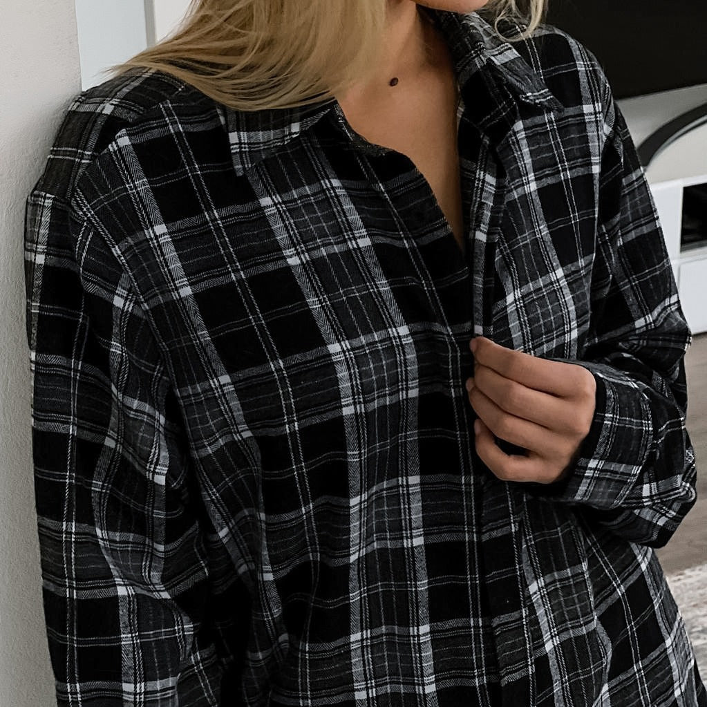 Dame flannel overshirt med moderne ternet mønster og casual snit Stilla