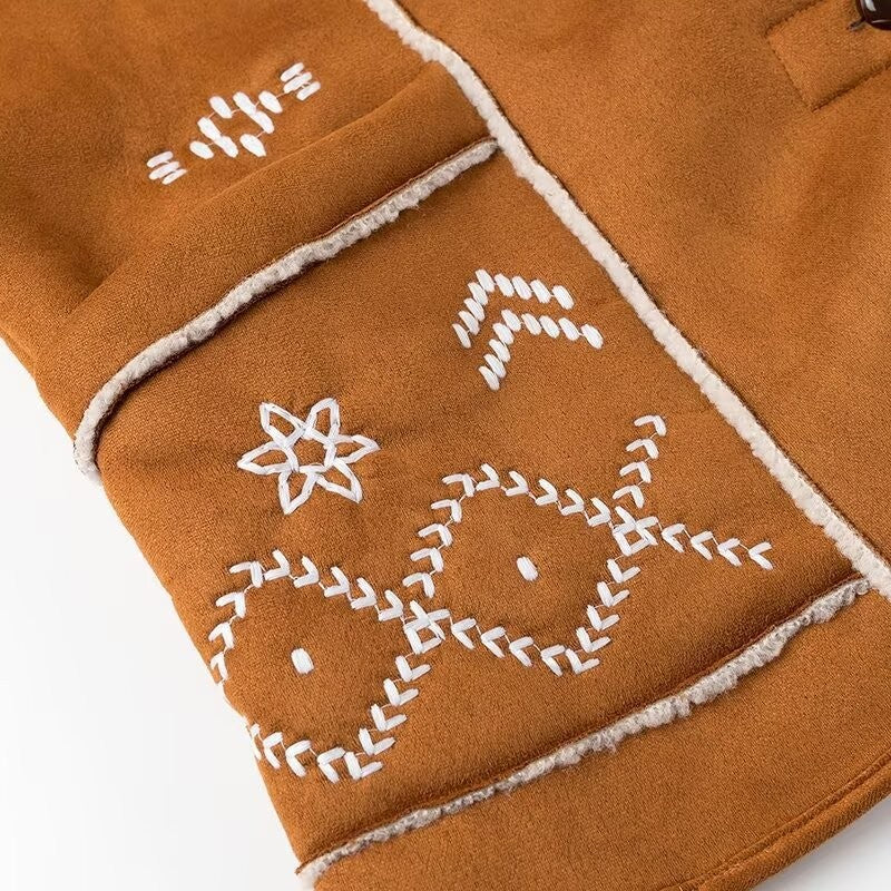 Kvinders afslappede og varme teddyjakke med broderi Stilla