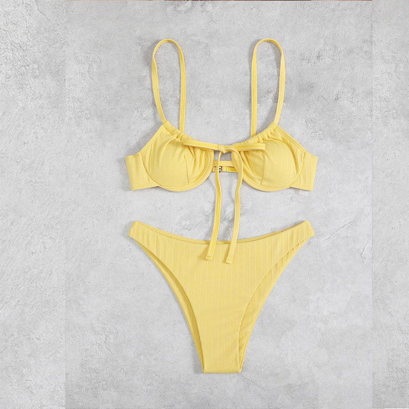 Dame Triangle-Bikini med justerbare stropper og kvalitets ribbet materiale Skovae