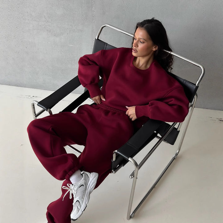 Kvinders afslappede sports loungewear sæt med cropped snit og bred ben Skovae