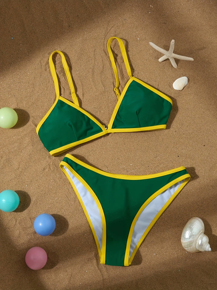 Dame triangel bikini med sportslig snit og dekorative detaljer Skovae