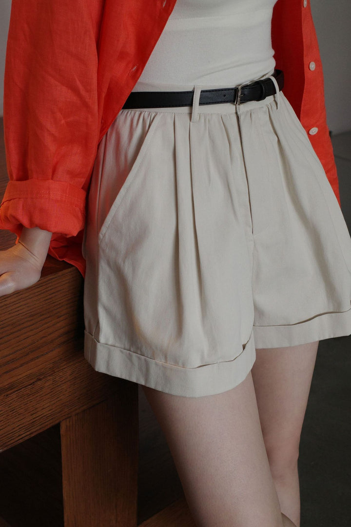 Dame Chino-shorts med elegante folder og praktiske lommer Stilla