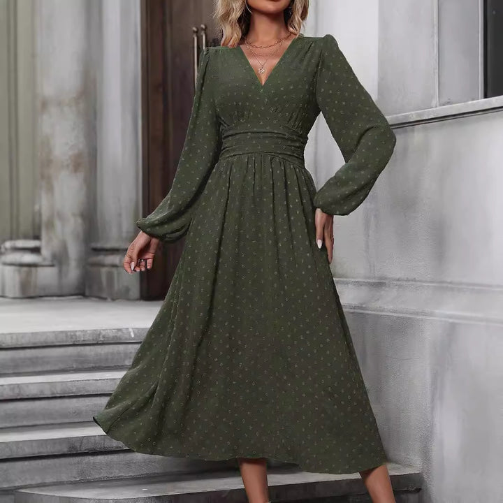 Dame Maxikjole med asymmetrisk snit og elegante puffærmer Stilla