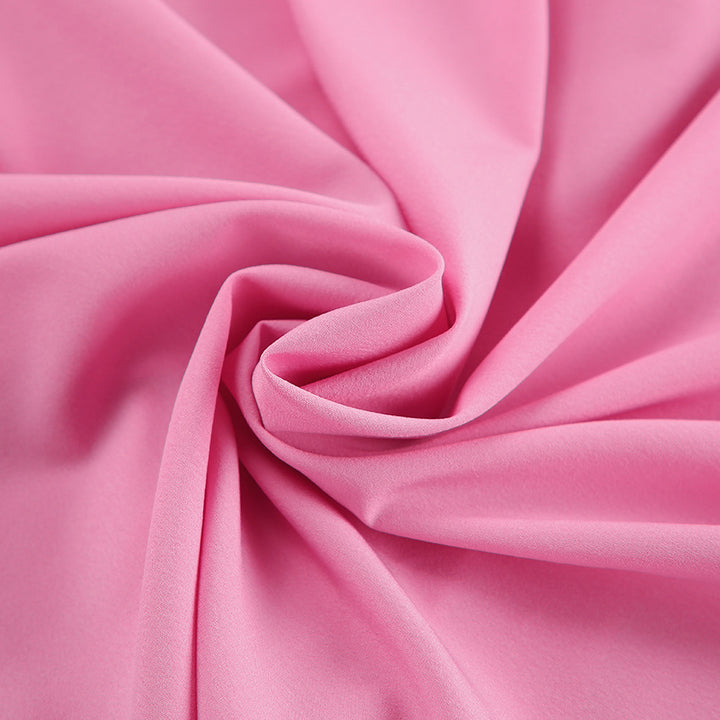 Dame Pyjama-sæt i blødt satin med elegante flæsedetaljer Stilla