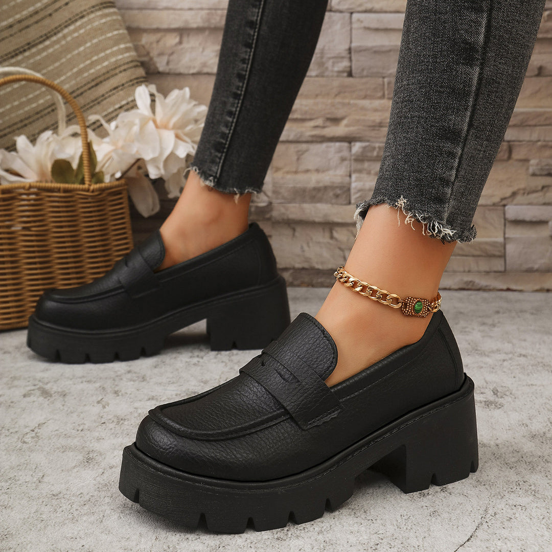 Dame plateau slip-ons med skridsikker profileret sål og modigt design Stilla