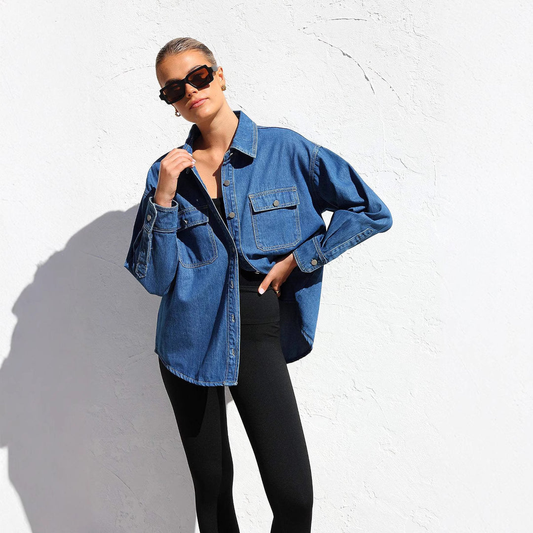 Dame Oversized Jeansbluse med dobbelte brystlommer og fine syningsdetaljer Stilla