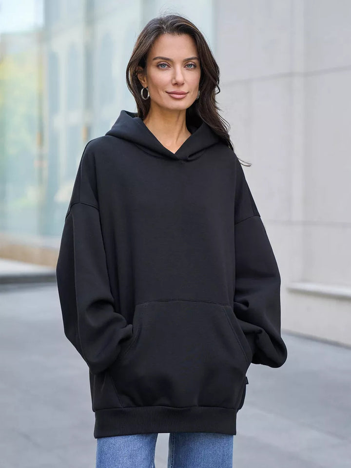 Kvinders oversized hoodie med voluminøse ærmer og integreret kængurulomme Skovae
