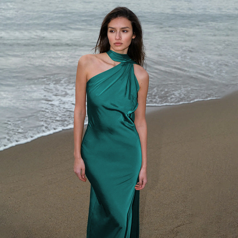 Dame elegant maxi kjole med asymmetrisk halterdesign og silkeagtigt topmateriale