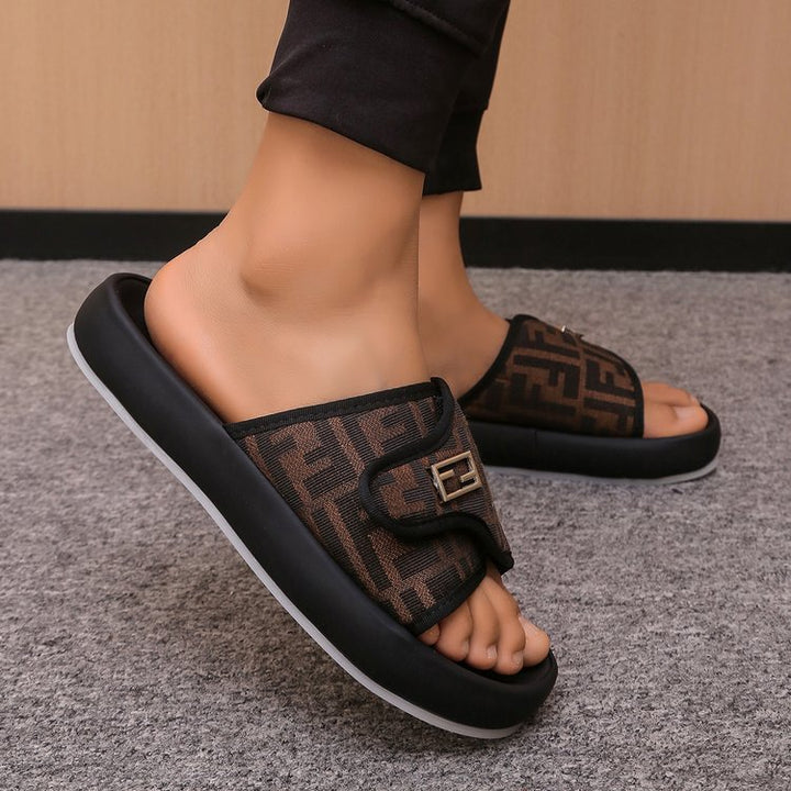 Dame slide-sandaler med moderigtigt design og anatomisk fodseng Stilla