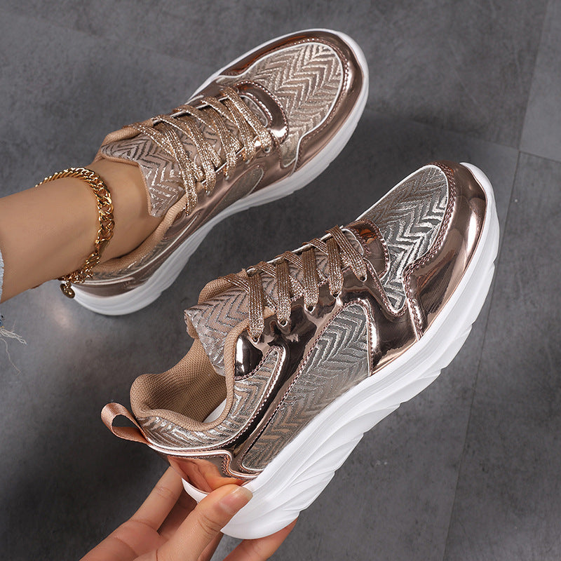 Damer nan glamourøs iøjnefaldende sneakers med glitrende paneler, jacquardvævet overdel og ergonomisk bølgesål Skovae
