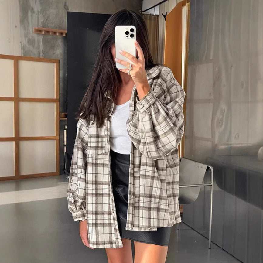 Dame Karo-Skjortejakke i afslappet oversized stil med praktiske lommer Stilla