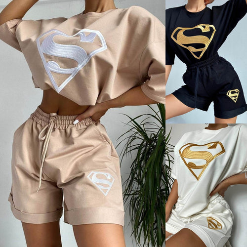 Kvinders sporty kortærmet skjorte og shorts sæt med eksklusivt logo design Skovae
