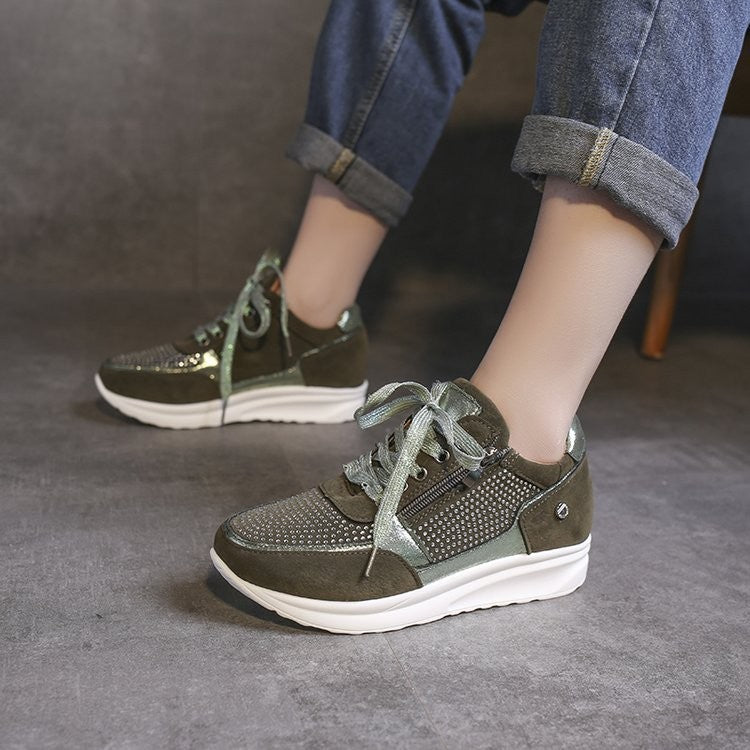 Dame Sneakers med åndbart mesh-overmateriale og fashionable accenter Stilla