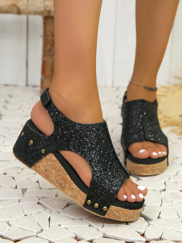 Dame wedge-sandaler med glitrende overdel og komfortable såler Stilla