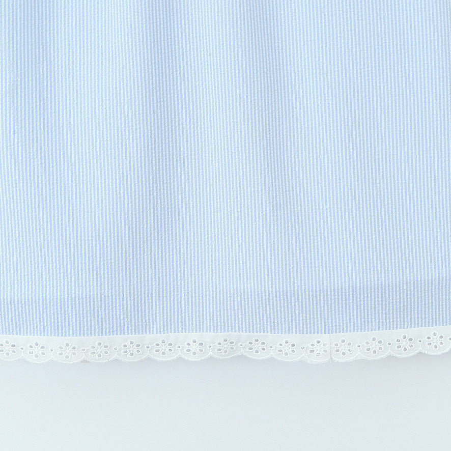 Dame natkjole med fine blondeindsatser og elegante detaljer Stilla
