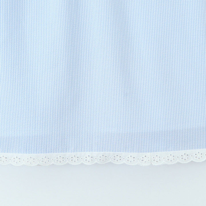 Dame natkjole med fine blondeindsatser og elegante detaljer Stilla