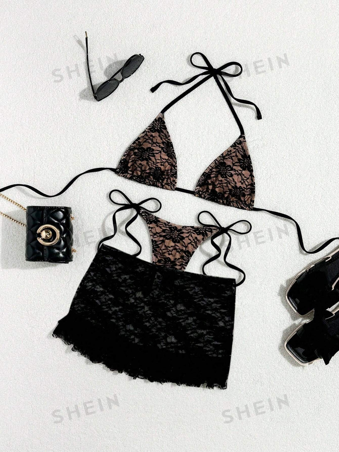 Dame spids-bikini med blomsterdesign og flydende nederdel Skovae