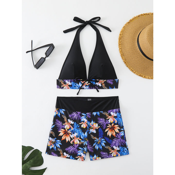 Dame bikini-sæt med blomstret bandeau-overdel og sportslige shorts Stilla