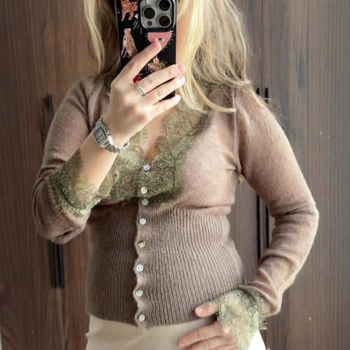 Kvindernes cardigan med delikate blonde detaljer Stilla