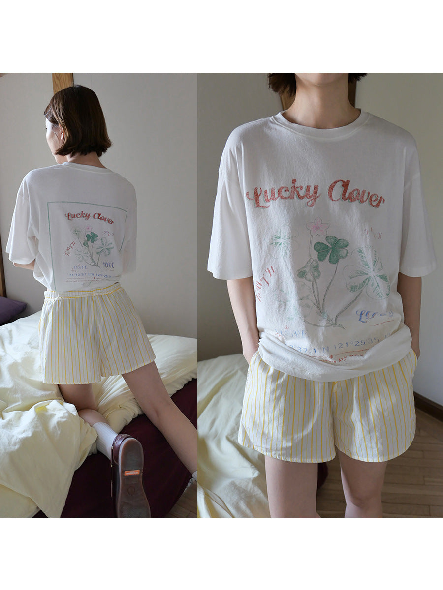 Dame afslappet T-shirt med blomstermotiv og bred skæring Stilla