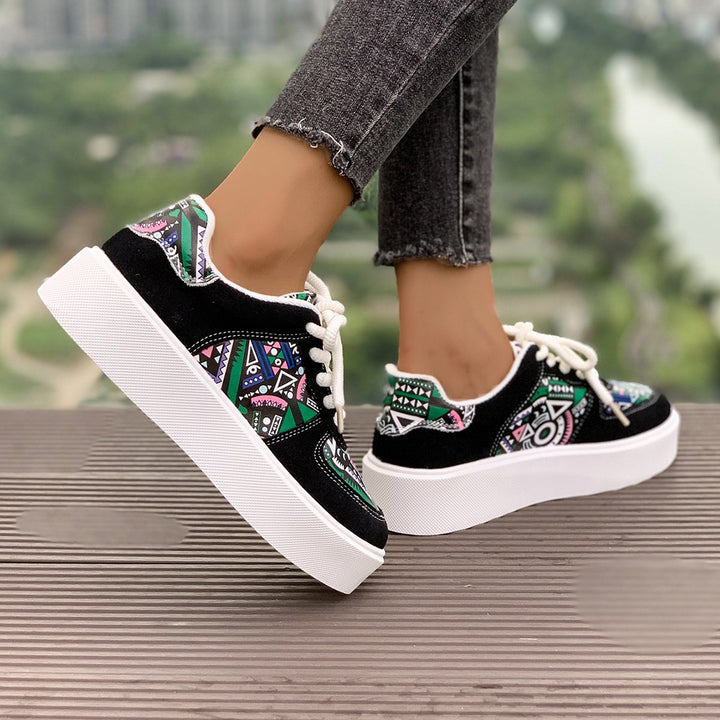 Dame moderigtige Plateau-sneakers med iøjnefaldende design Stilla