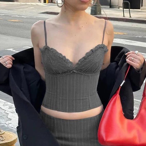 Dame spids-crop-top med ribbet struktur og elegant V-udskæring Stilla