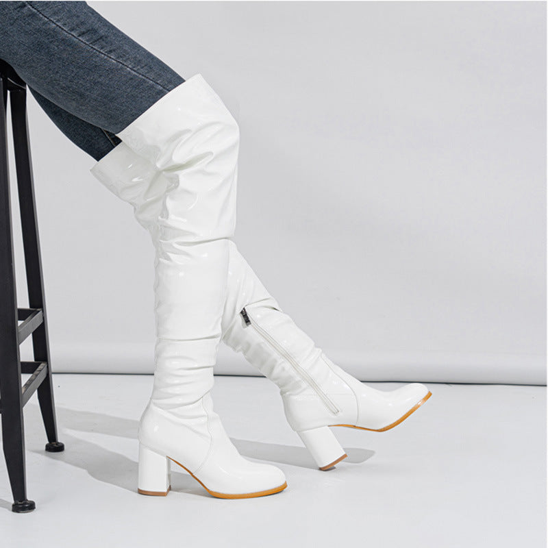 Dame Overknee-støvler med moderne folderdesign og blank finish Stilla