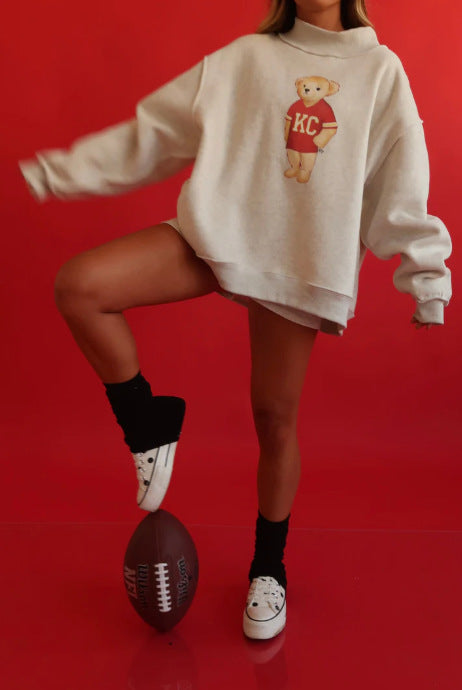Dame let løst skåret sweatshirt med teddy-bjørn print og høj krave Skovae