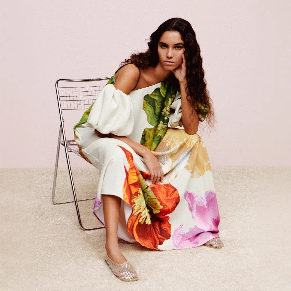 Dame maxikjole med blomsterdesign og asymmetrisk snit Stilla